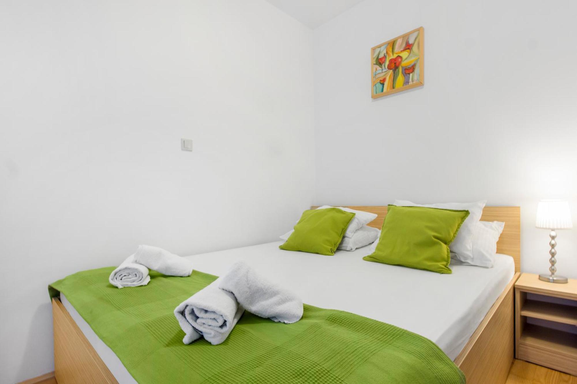Apartmani Gnjidic Srima Exteriör bild