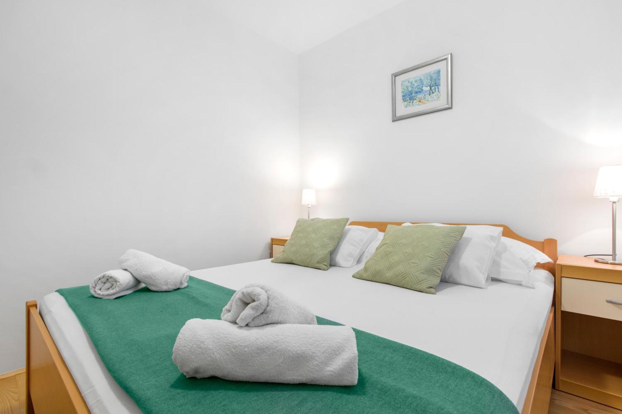 Apartmani Gnjidic Srima Exteriör bild