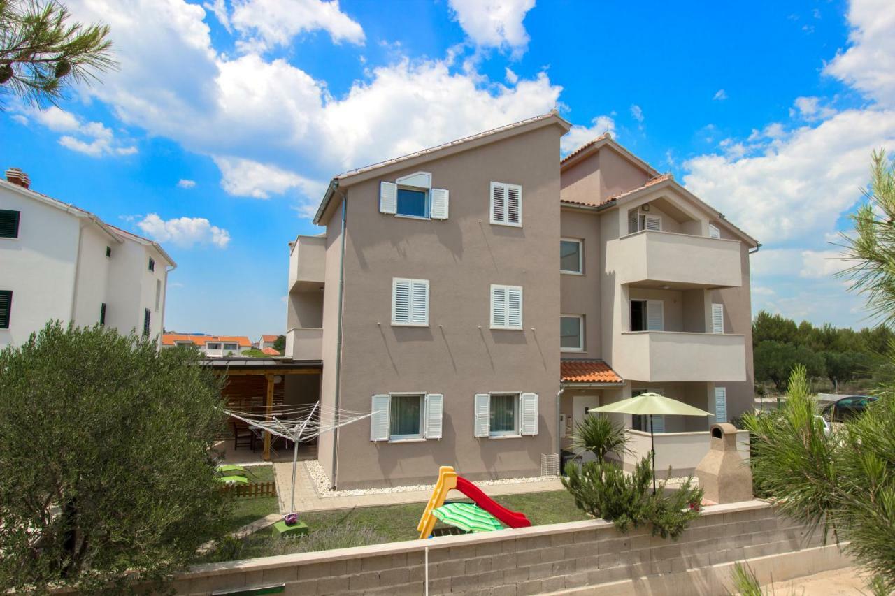 Apartmani Gnjidic Srima Exteriör bild