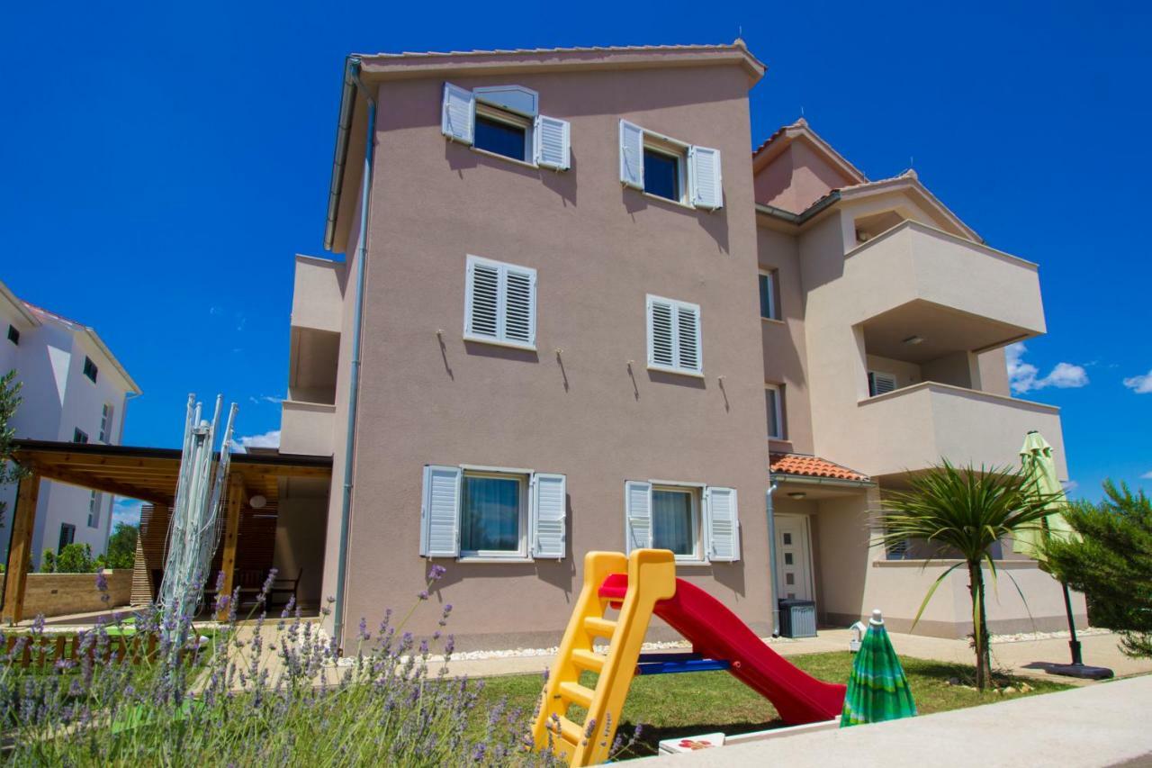 Apartmani Gnjidic Srima Exteriör bild