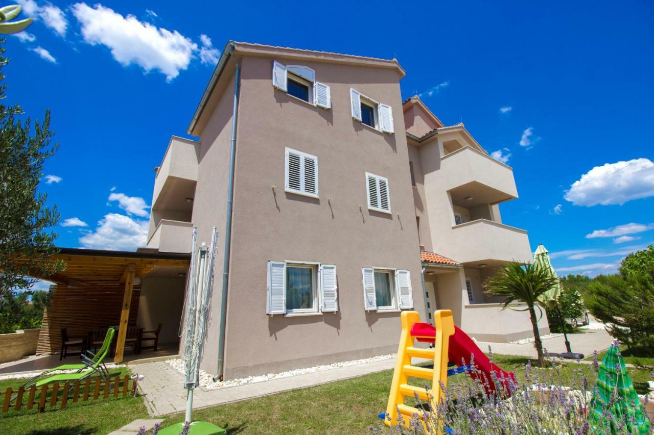 Apartmani Gnjidic Srima Exteriör bild